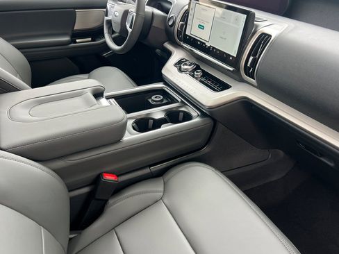 New 2026 Ford Expedition Max Active image 22