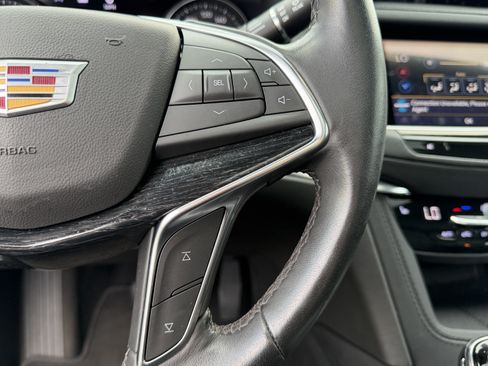 Used 2024 Cadillac XT5 Premium Luxury w/ Technology Package AWD/4WD image 18
