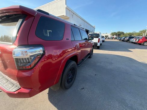 Used 2024 Toyota 4Runner SR5 AWD/4WD image 6