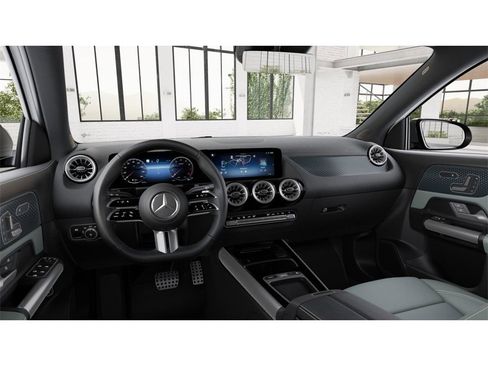 New 2026 Mercedes-Benz GLA 250 4MATIC image 3