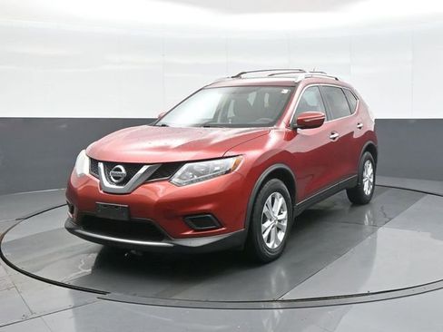 Used 2015 Nissan Rogue SV image 3