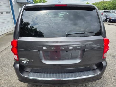 Used 2016 Dodge Grand Caravan SE FWD image 6