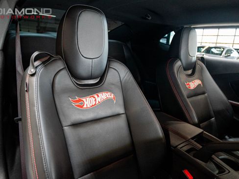 Used 2013 Chevrolet Camaro SS w/ Hot Wheels Special Edition image 97