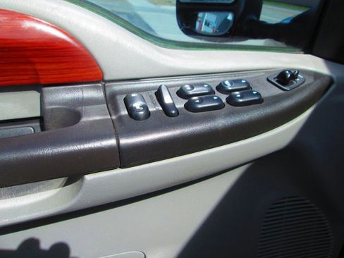 Used 2005 Ford F250 Harley-Davidson image 12