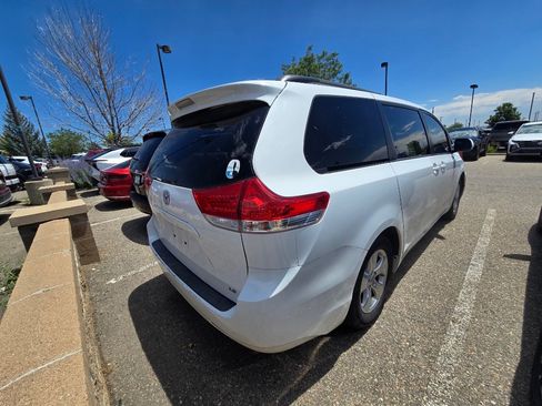 Used 2013 Toyota Sienna LE FWD image 20