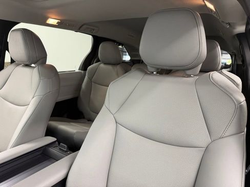 New 2026 Toyota Sienna XLE FWD image 20