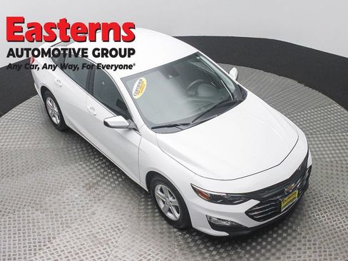 Used 2024 Chevrolet Malibu LT FWD image 3