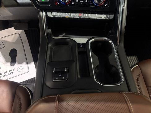 Used 2024 GMC Sierra 2500 Denali Ultimate w/ Snow Plow Prep/Camper Package image 23