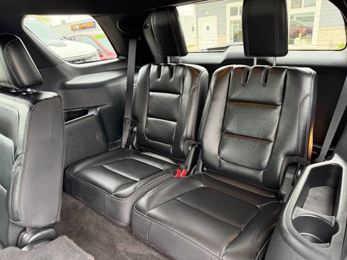 Used 2018 Ford Explorer Limited AWD/4WD image 12