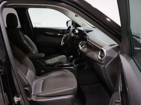 Used 2025 Chevrolet TrailBlazer LT AWD/4WD image 22