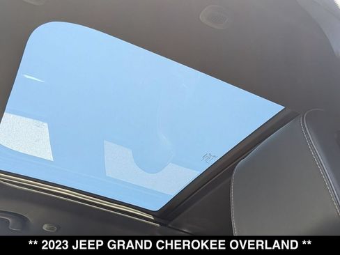 Used 2023 Jeep Grand Cherokee Overland w/ Luxury Tech Group IV AWD/4WD image 4