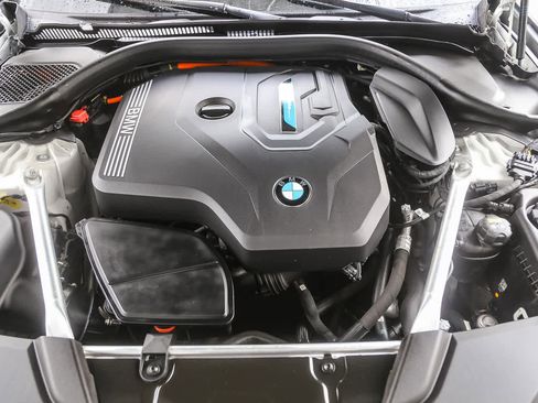 Certified 2023 BMW 530e w/ M Sport Package image 24