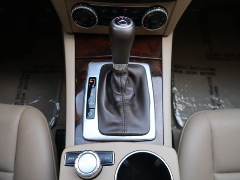 Used 2013 Mercedes-Benz C 250 Sedan image 19