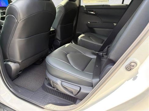 Used 2026 Toyota Highlander XLE AWD/4WD image 21