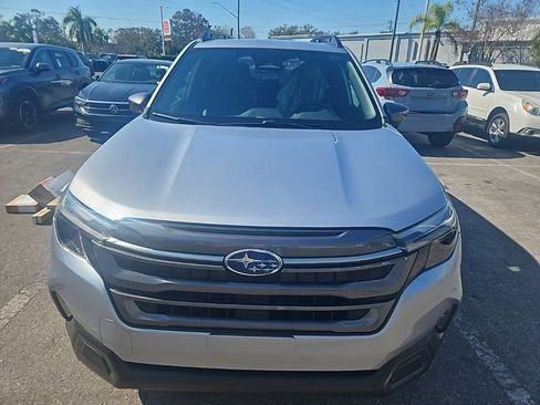 Used 2025 Subaru Forester Limited image 3