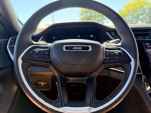Certified 2024 Jeep Grand Cherokee L Altitude AWD/4WD image 18