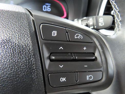 Used 2025 Hyundai Venue SEL FWD image 21