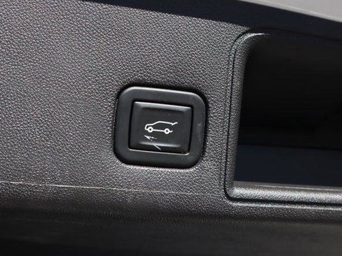 Used 2021 GMC Terrain SLT image 24