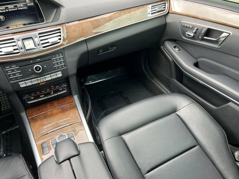 Certified 2016 Mercedes-Benz E 350 4MATIC Sedan image 36