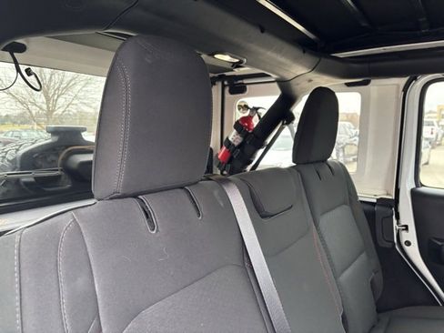 Used 2021 Jeep Wrangler Unlimited Rubicon image 27