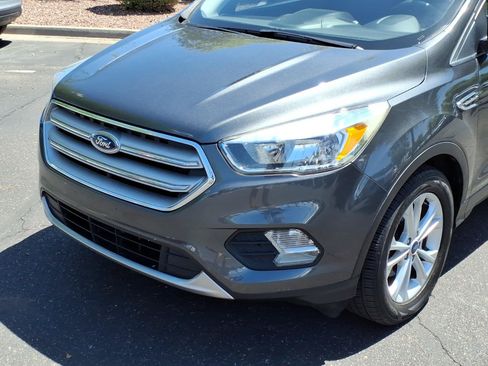 Used 2018 Ford Escape SE w/ SE Sync 3 Package FWD image 8