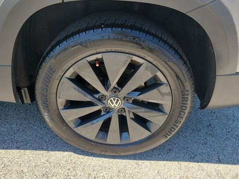 Used 2023 Volkswagen Taos S image 9
