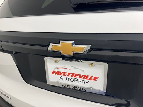 New 2026 Chevrolet Traverse LT w/ Enhanced Driving Package FWD image 15