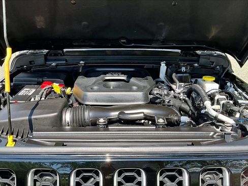 Certified 2022 Jeep Wrangler Unlimited Sahara w/ Cold Weather Group AWD/4WD image 36