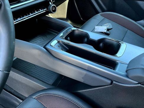 Used 2024 Chevrolet Equinox EV RS image 20