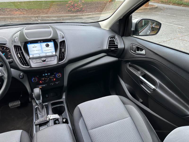 Used 2019 Ford Escape SE FWD image 39