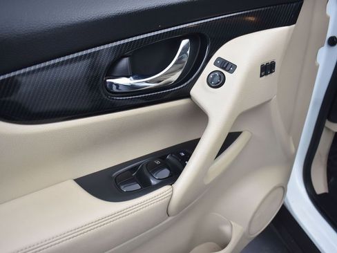 Used 2020 Nissan Rogue SL w/ Premium Package image 25