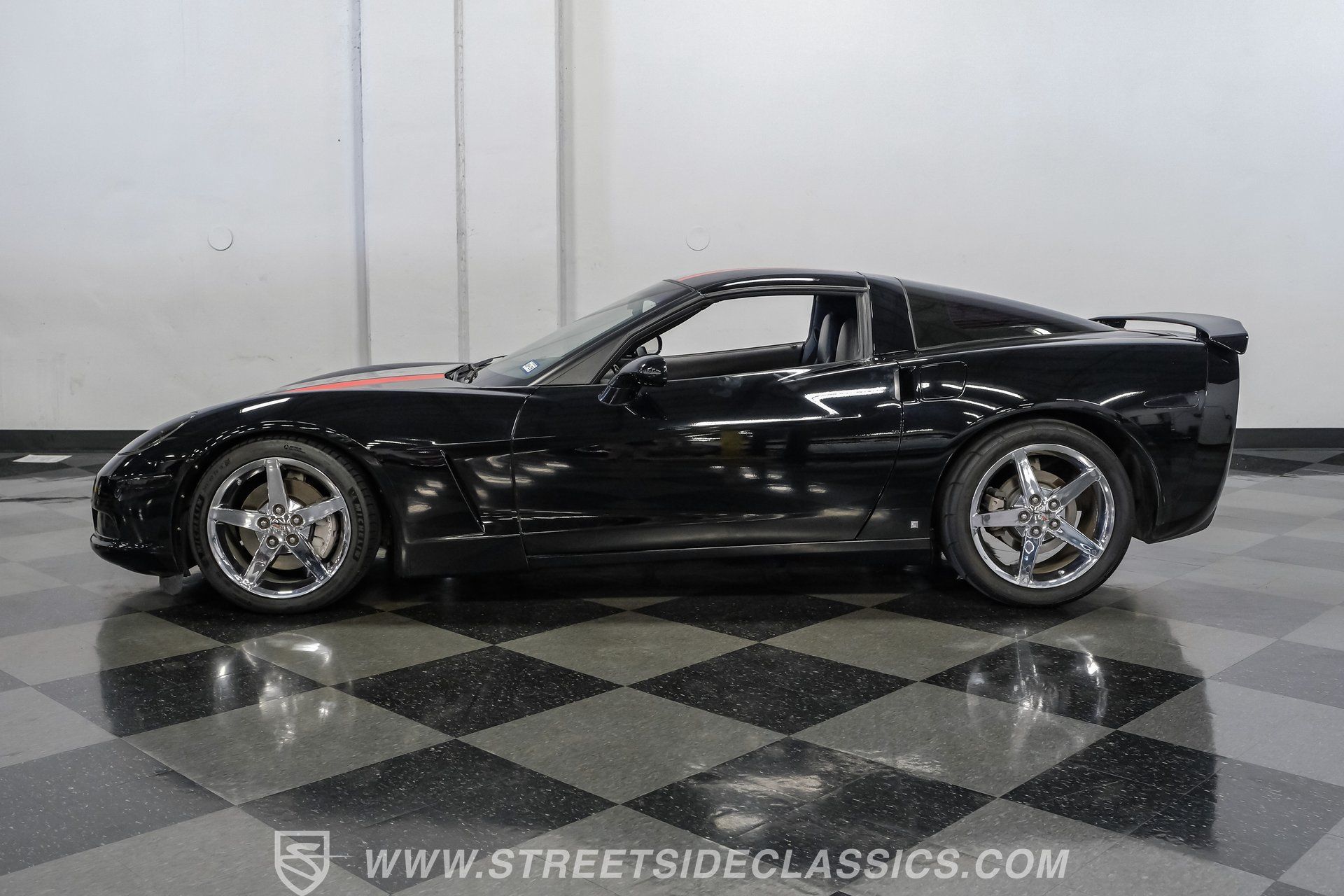 Used 2008 Chevrolet Corvette Coupe w/ Preferred Equipment Group RWD image 7