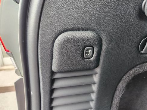 Used 2018 Jeep Grand Cherokee Limited AWD/4WD image 16