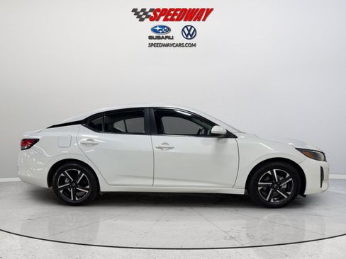 Used 2025 Nissan Sentra SV FWD image 4