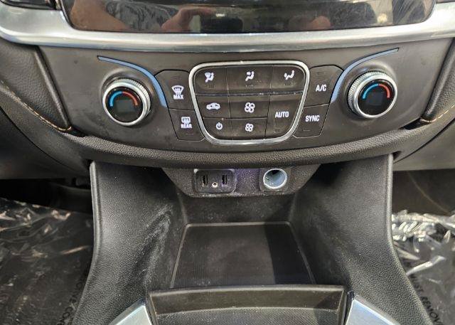 Used 2021 Chevrolet Traverse LS AWD/4WD image 25