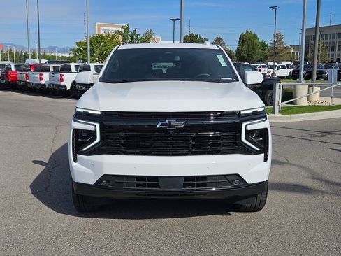 Used 2026 Chevrolet Suburban RST w/ Comfort Package AWD/4WD image 9