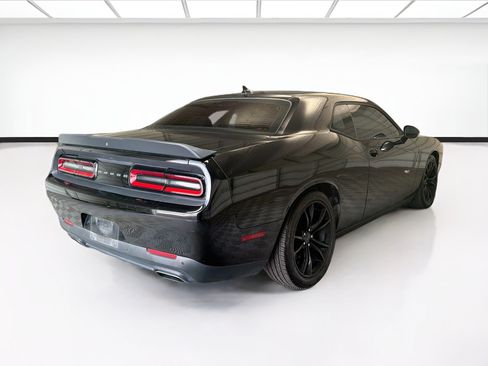 Used 2016 Dodge Challenger SXT w/ Blacktop Package RWD image 4