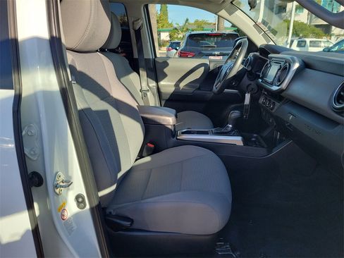 Used 2018 Toyota Tacoma SR5 image 13
