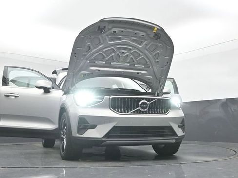 Used 2023 Volvo XC40 B5 Plus image 52