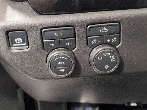 Used 2024 Chevrolet Silverado 1500 LT AWD/4WD image 10