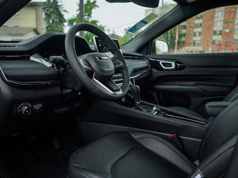 New 2026 Jeep Compass Limited image 18