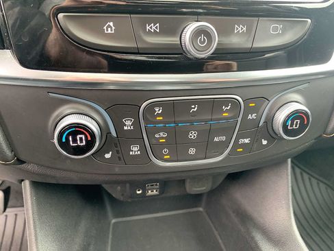 Certified 2021 Chevrolet Traverse RS AWD/4WD image 17