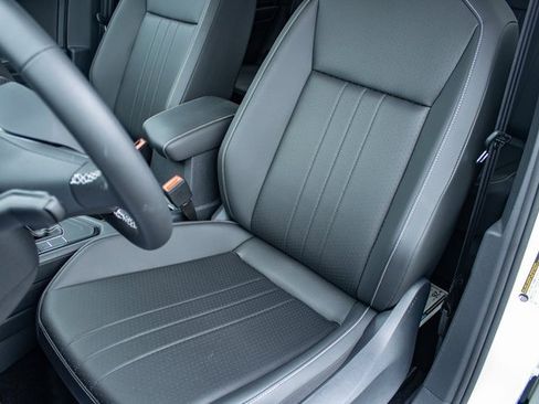 Used 2023 Volkswagen Tiguan SE image 10