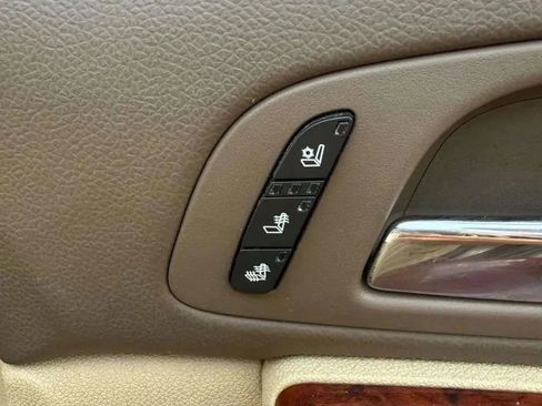 Used 2011 Chevrolet Suburban LTZ image 23