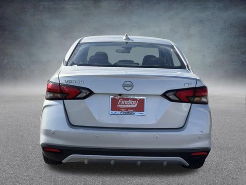 Used 2024 Nissan Versa SV FWD image 5