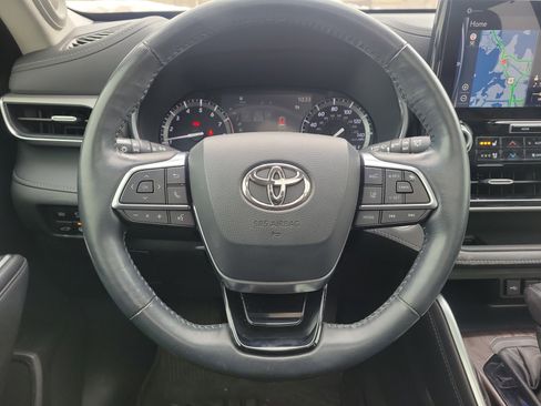 Used 2021 Toyota Highlander Platinum image 26
