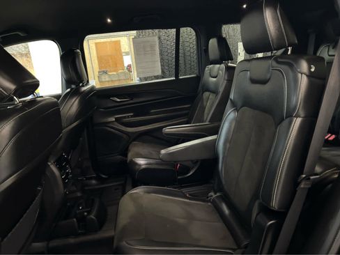 Used 2023 Jeep Grand Cherokee L Altitude image 38