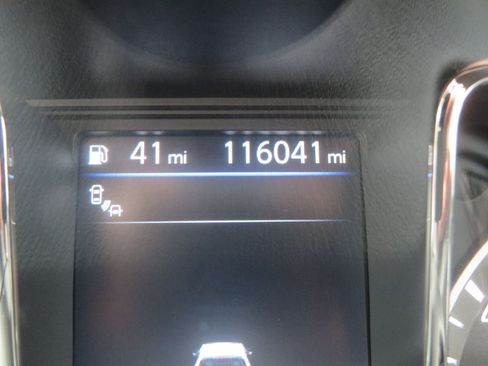 Used 2019 Nissan Titan SV w/ SV Convenience Package image 19