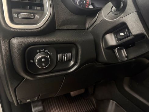 Used 2019 RAM 2500 Laramie AWD/4WD image 12