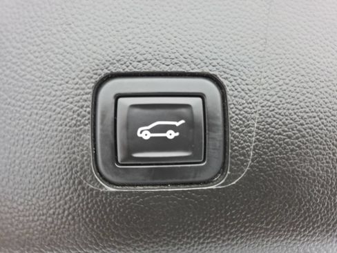 Used 2020 Chevrolet Traverse High Country AWD/4WD image 62